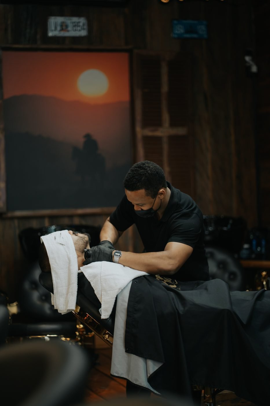 Barba cheia modelada — The Barber Pub, barbearia em Maringá