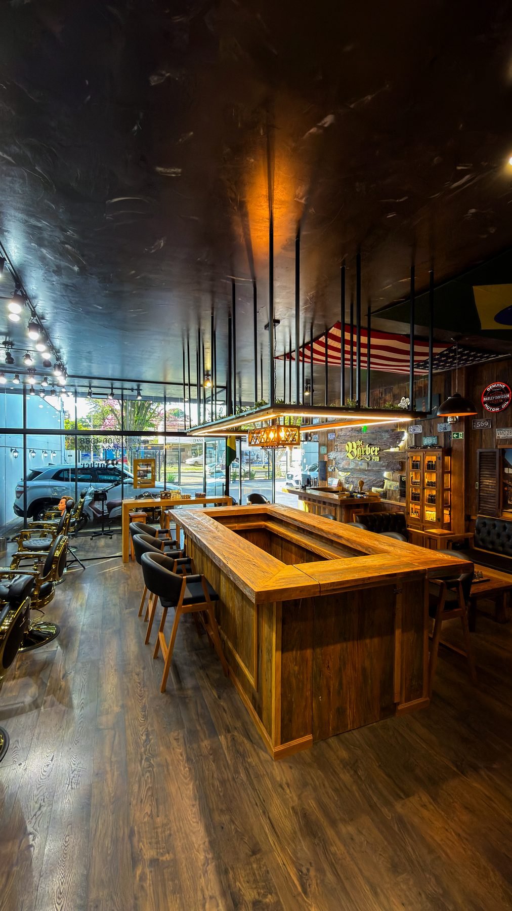 Detalhe do bar da The Barber Pub
