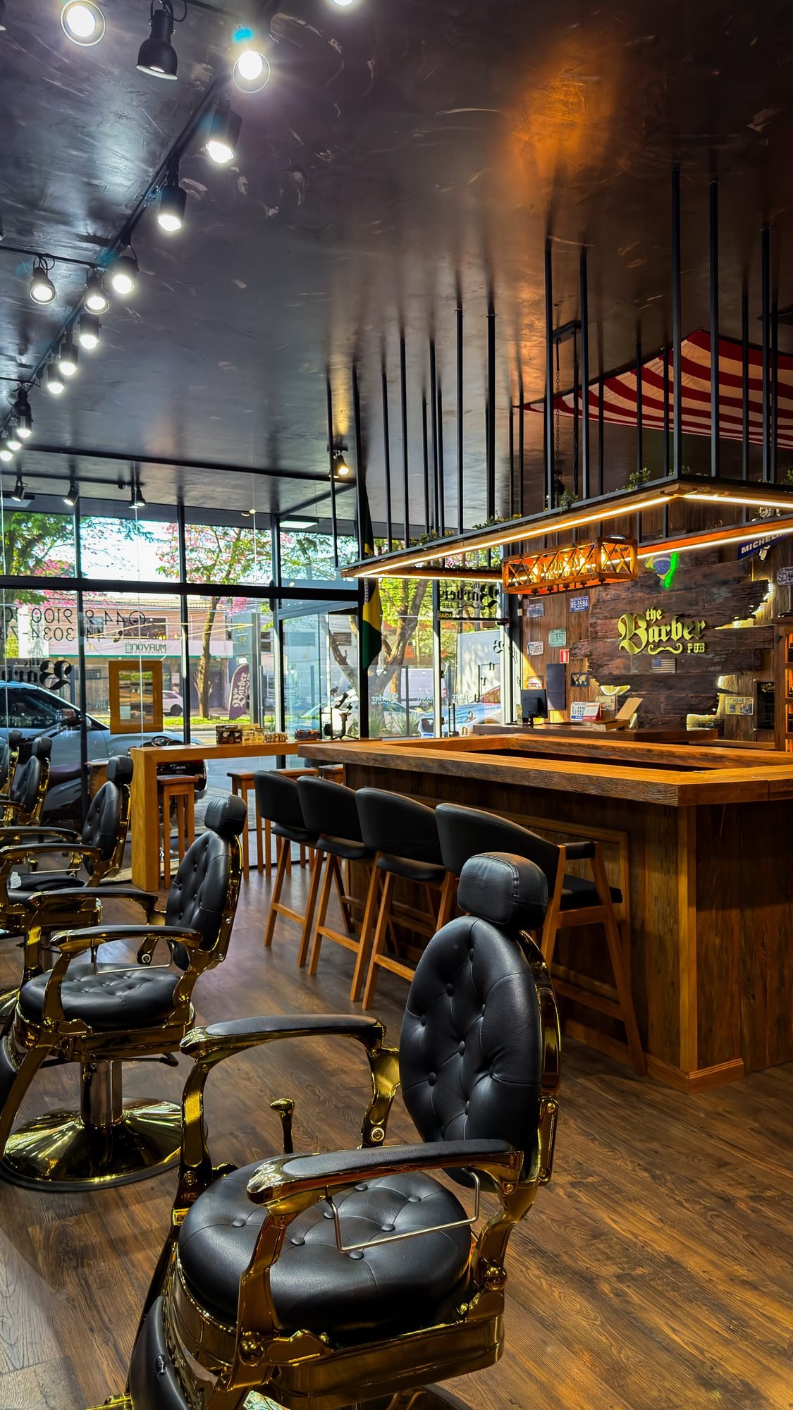 Ambiente interno da The Barber Pub